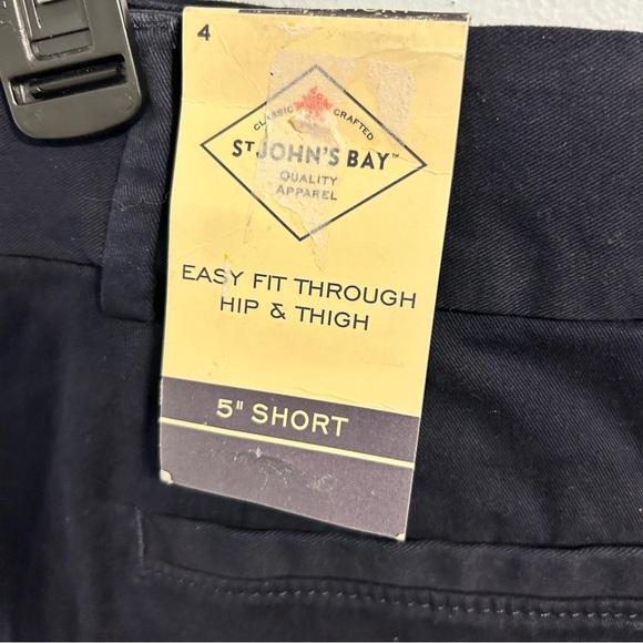 Women size 4, St.‎ John Bay short shorts. New. Navy blue 5 inch inseam. - Picture 2 of 6